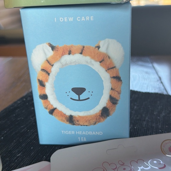 K-Beauty Mega Bundle Skincare The Crème Shop I Dew Care Juicy Oui Couture NYX - Picture 15 of 16